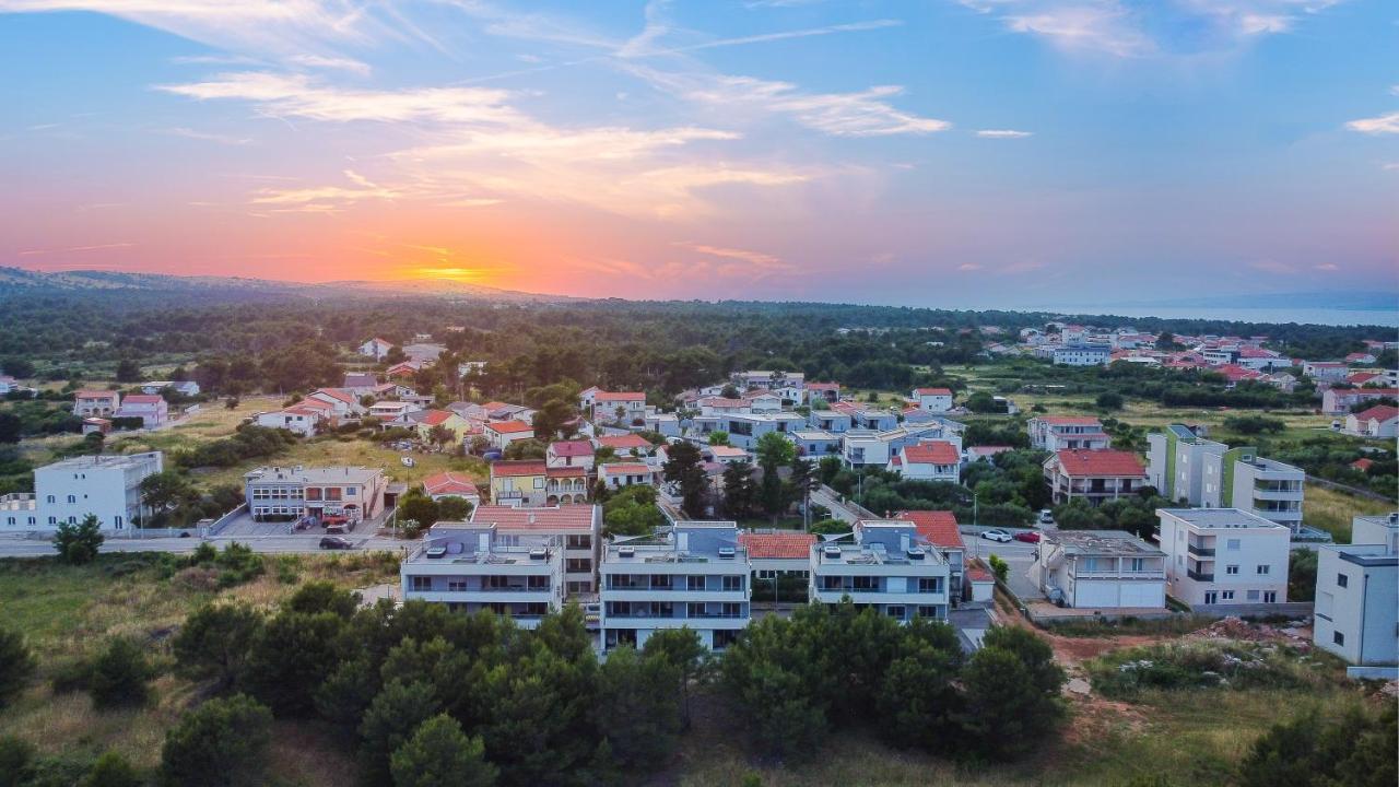 فير Number One Apartments المظهر الخارجي الصورة