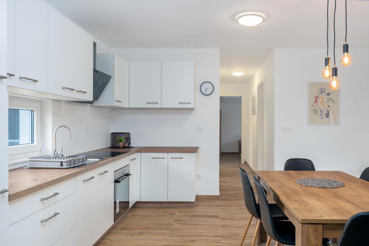 فير Number One Apartments المظهر الخارجي الصورة